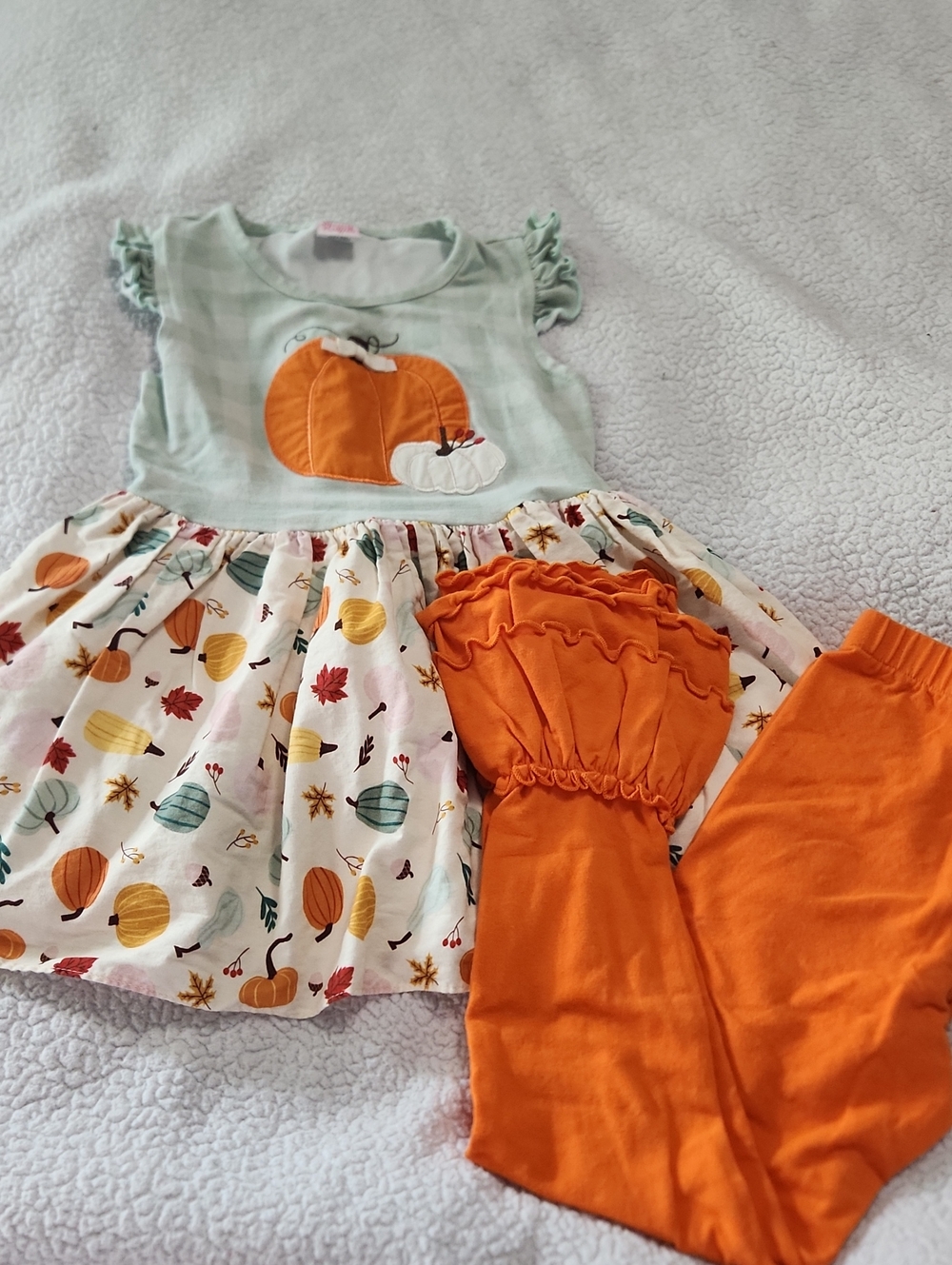 Ricrac & Ruffles Fall Halloween pumpkin 2 piece set Size 6
